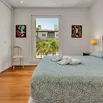 Laguna 25 By Ici